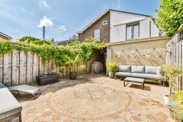 Courtyard Patio Service in Huntsville